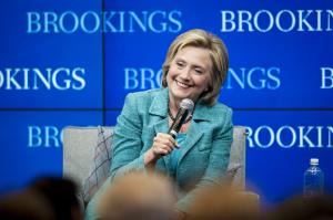 Hillary Clinton talks email scandal, Trump on 'Tonight Show'