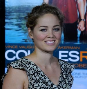 'Parenthood' actress Erika Christensen marries cyclist Cole Maness