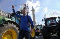 Tractors take over Paris in farmers' protest