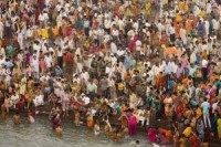 Selfies banned at India's Kumbh Mela festival to prevent stampedes