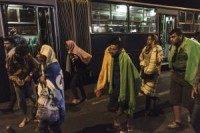 Thousands of migrants reach Austria for asylum