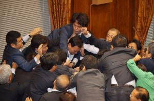 Japan ratifies controversial bills that allow military to fight overseas