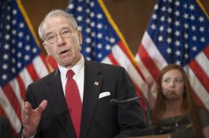 Grassley introduces student loan bill with annual counseling, debt updates