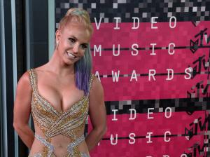 Britney Spears extends Las Vegas residency