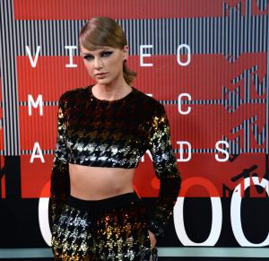 Taylor Swift congratulates brother Austin on first film role