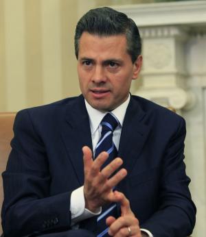 Mexican President Peña Nieto puts special prosecutor on missing students case