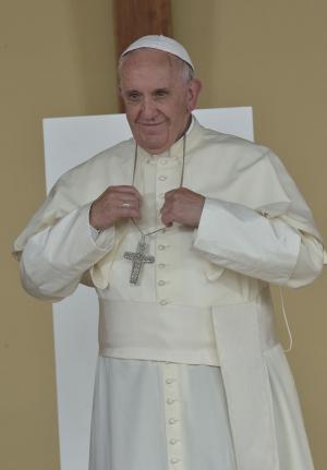 Catholic comedians Jimmy Fallon, Conan O'Brien, Jimmy Kimmel urged to play nice during pope's visit