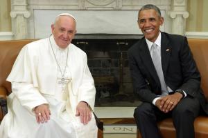 President Obama gifts Pope Francis sculpture, historic key