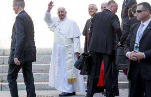 Armed man breached JFK security to meet pope