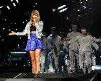 Fans' cars burglarized during Taylor Swift concert