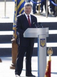 President Poroshenko calls for Ukraine to join NATO