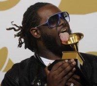 T-Pain croons national anthem without auto-tune at Dodger Stadium performance