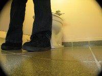 Toilet stall (cw3283 / Flickr / CC)