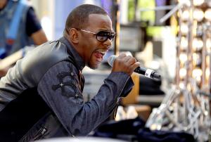 Bobby Brown to publish memoir after daughter's death