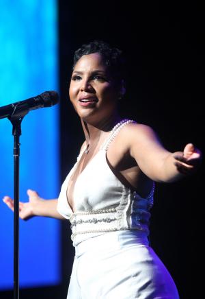 Lex Scott Davis to play Toni Braxton in new biopic