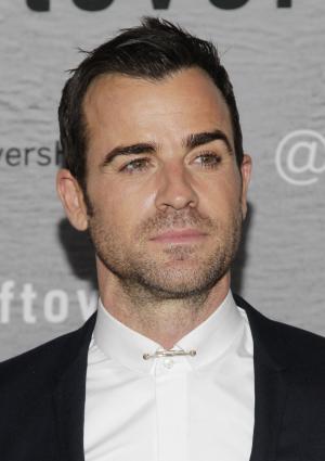 Justin Theroux expands acting skills in 'Mad Mac' spoof
