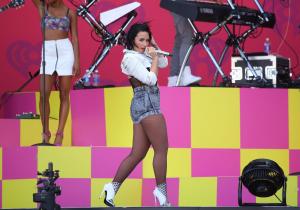 Demi Lovato signs contract with Wilhelmina Models