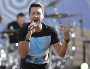 Luke Bryan announces new tour for 2016