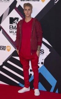 Justin Bieber walks out of awkward Spanish radio interview