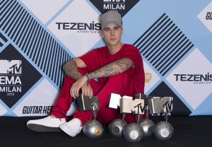 Justin Bieber ends Norwegian concert early, storms off stage