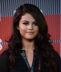 Selena Gomez announces 'Revival' concert tour for 2016