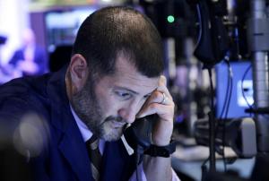 Weak labor data hurts oil prices