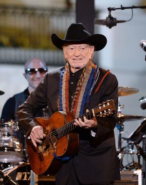 Willie Nelson postpones Merle Haggard tour due to illness