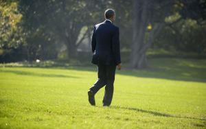 Obama meets with families of shooting victims in controversial trip to Oregon