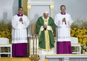 Gay Vatican priest comes out day before Pope Francis begins synod on family issues