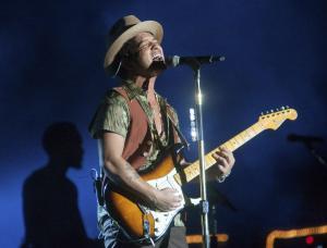 Bruno Mars to produce new family comedy for NBC