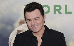 Seth MacFarlane hosts Bernie Sanders rally in Hollywood
