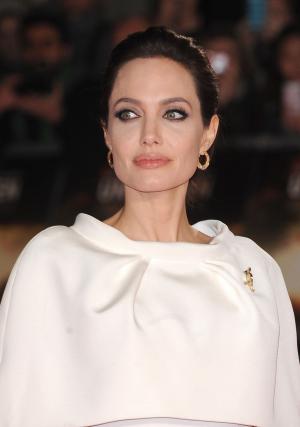 Angelina Jolie: Surgery made me feel connected to other women