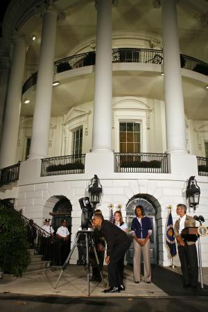 White House hosts a night to ponder the stars