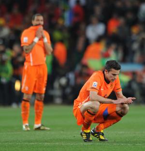van Persie own goal sinks Netherlands' Euro 2016 hopes