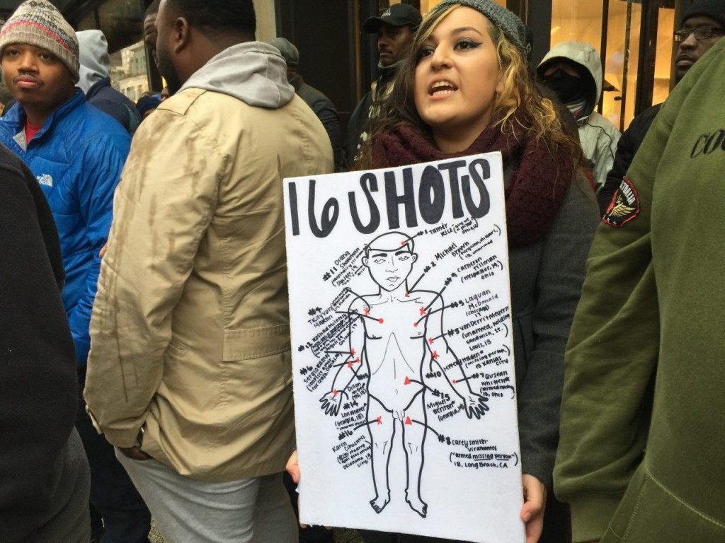 Black Friday Protests in Chicago (Lee Stranahan / Breitbart News)