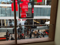 Airbnb protest (via Geoffrey Nguyen / Twitter)