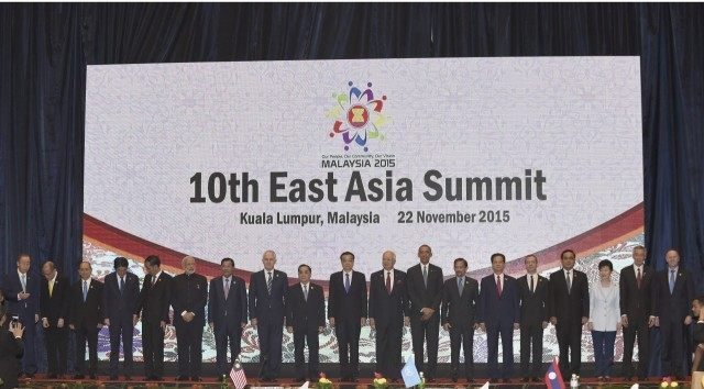 Ban Ki-moon, Benigno Aquino III, Thein Sein, Shinzo Abe, Joko Widodo, Narendra Modi, Hun Sen, Malcolm Turnbull, Thongsing Thammavong, Li Keqiang, Najib Razak, Barack Obama, Hassanal Bolkiah, Nguyen Tan Dung, Dmitry Medvedev, Prayuth Chan-ocha, Park Geun-hye, Lee Hsien Loong, John Key