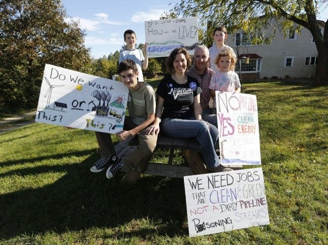 Carolyn Reilly, Ian Reilly, Jonas Reilly, Elliot Reilly, Evelyn Reilly, Joy Reilly