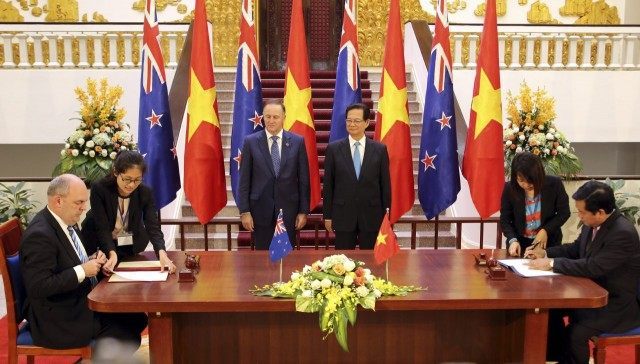 John Key, Nguyen Tan Dung, Steven Joyce, Dinh La Thang