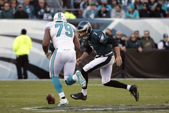 Sam Bradford, Derrick Shelby