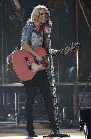 CMAs: Blake Shelton laughs off Miranda Lambert breakup jokes