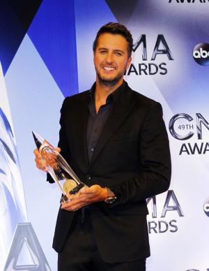 Jimmy Kimmel's 'Mean Tweets' go country in honor of CMA Awards