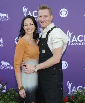 Joey Martin Feek to release new album with husband Rory despite hospice care