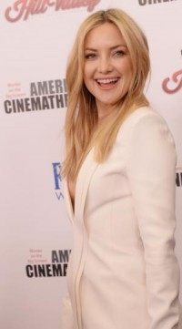 Kate Hudson 'very comfortable' with being single