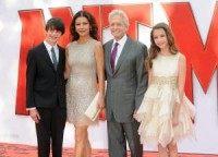 Michael Douglas, Catherine Zeta-Jones celebrate 15th anniversary