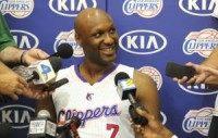 Lamar Odom 'off all machines,' says Khloe Kardashian