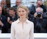 'Alice Through the Looking Glass' releases first teasers