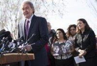 Senators look to close student debt collection robocall loophole