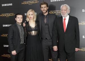 'Hunger Games: Mockingjay -- Part 2' tops the North American box office with $101 million