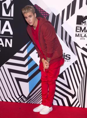 Justin Bieber uses street artists to announce 'Purpose' track list